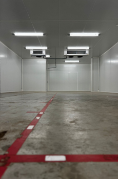 1000m² de panneaux isothermes, 10 chambres froides et une toute nouvelle centrale CO2 - Starsavor